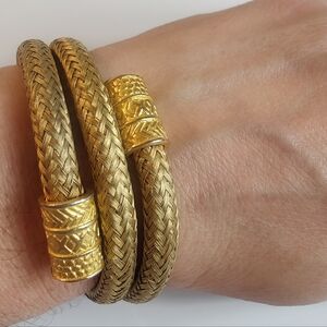 MMA USA Metropolitan Museum Gold Tone Woven Mesh Coil Wrap Bracelet Vintage